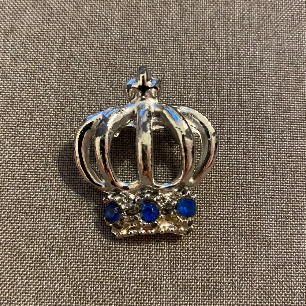 Vintage crown pin